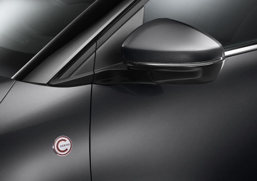 Детали экстерьера Citroen C5 Aircross C-Series 2020 года  (WW) (фото 2 из 6)